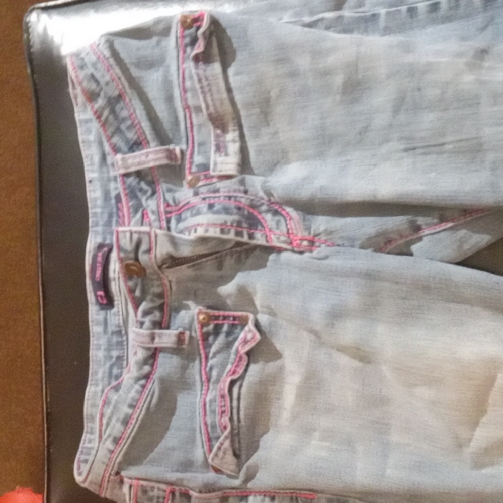 Capris - Picture 2 of 3